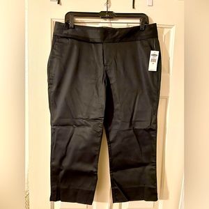 Old Navy Black Sateen Crop sz 10 NWT